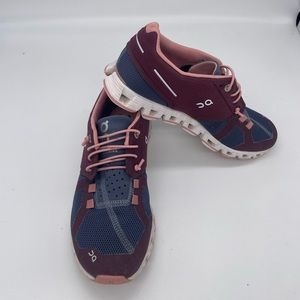 On cloud 5.5 athletic shoes